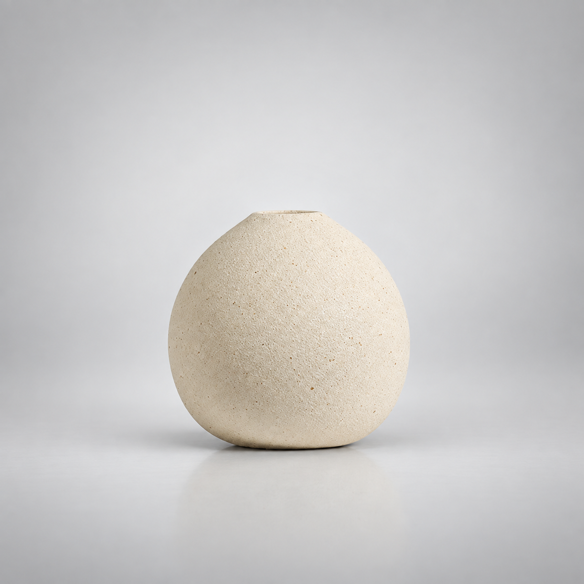 Vase Tsukimi en céramique crème mouchetée – vue principale