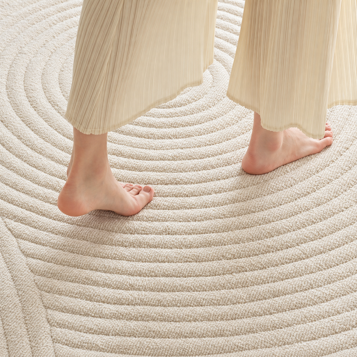 Tapis Sazanami crème dans un salon japandi – vue 2