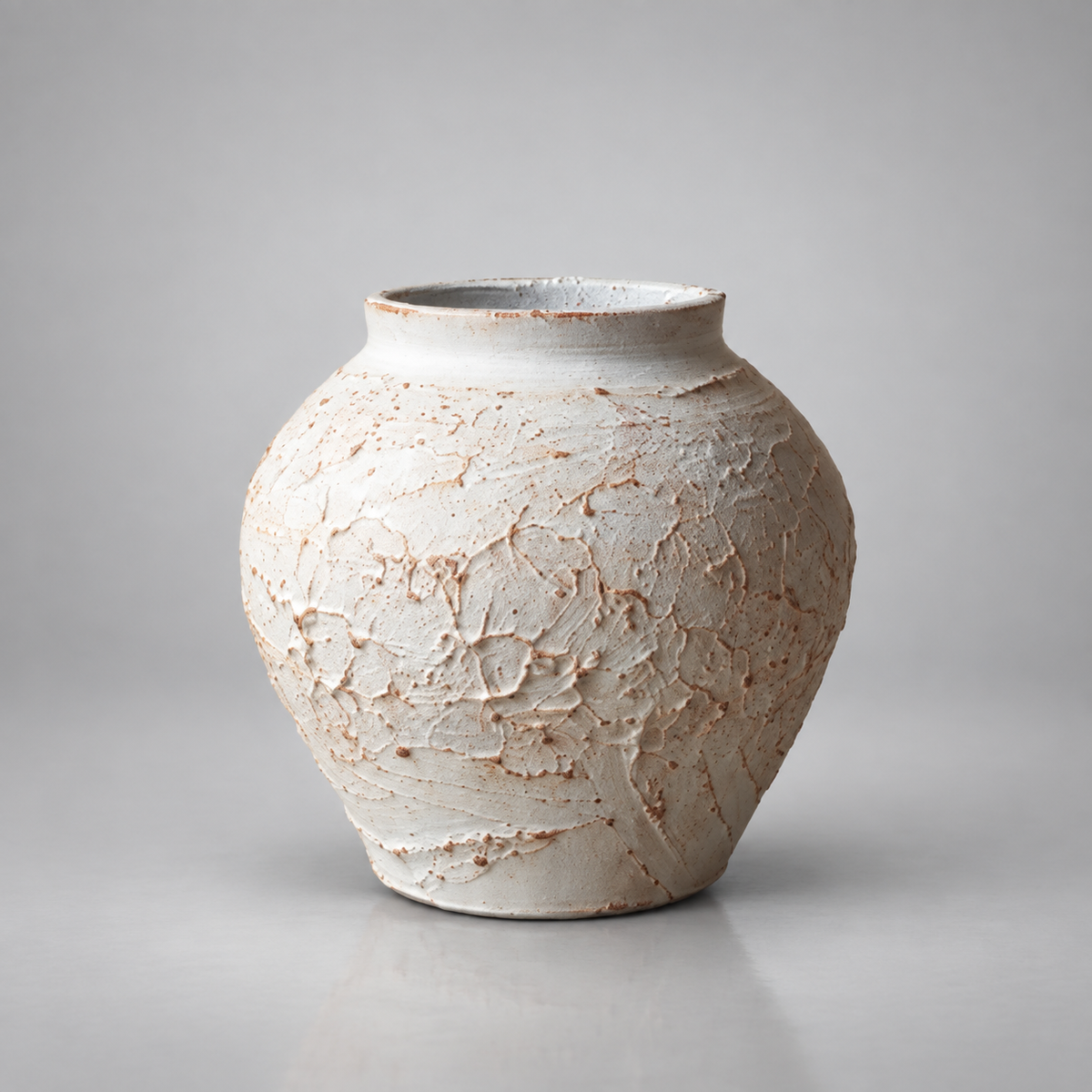 Vase Tsuchi en céramique blanche craquelée – vue principale