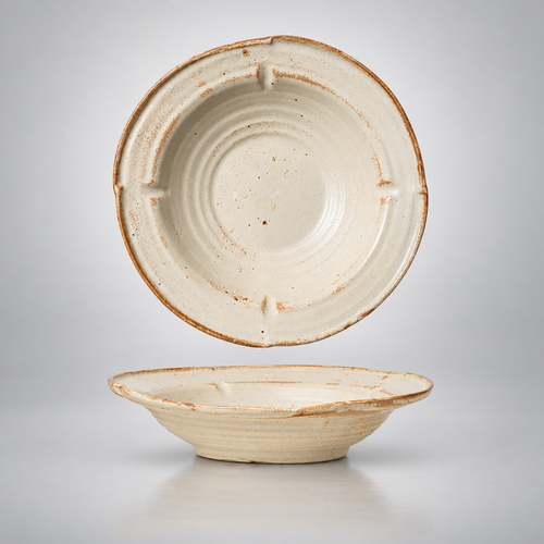 Assiette creuse Uzu en porcelaine émaillée, couleur ivoire